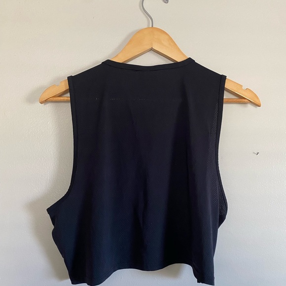 Gymshark Training Crop Tank Women’s Size Medium - Picture 7 of 7